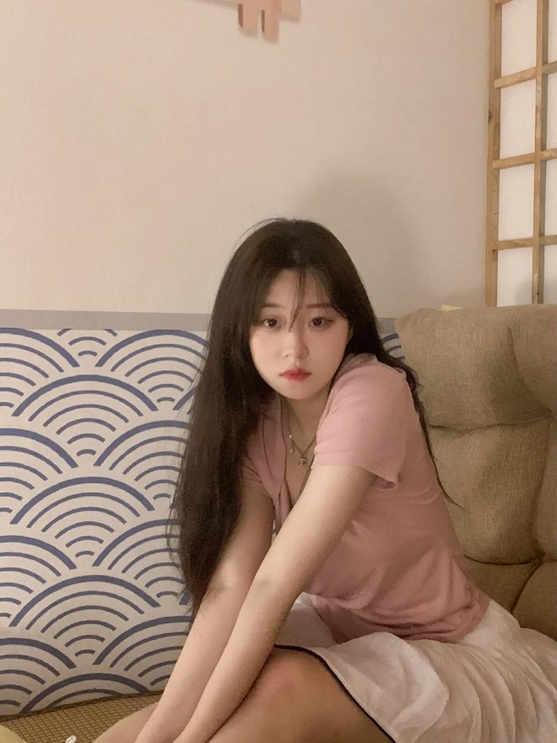 一边舔一边摸视频的相关介绍