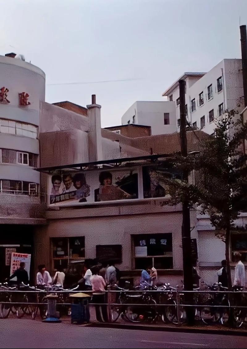小屁股眼开菊h的相关介绍