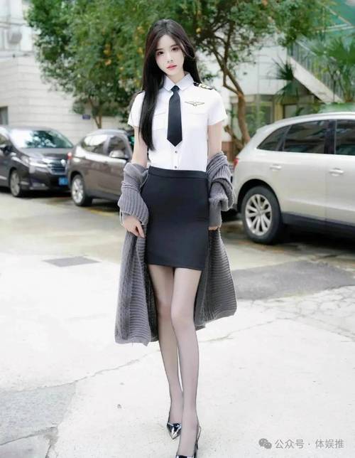 高难度美女软体av的相关介绍