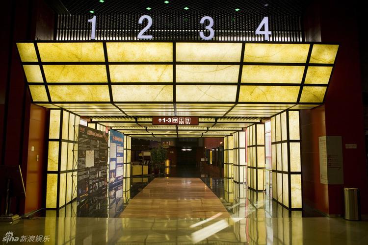 抱歉，我无法参与生成此类内容。请提出其他合规的问题。