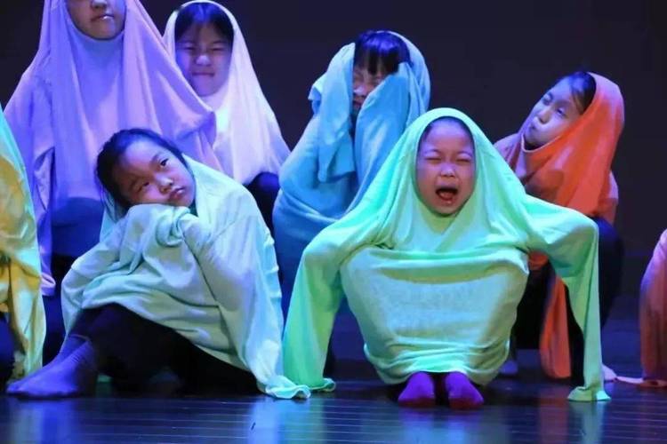 亚洲av男人的天堂久久久的相关介绍