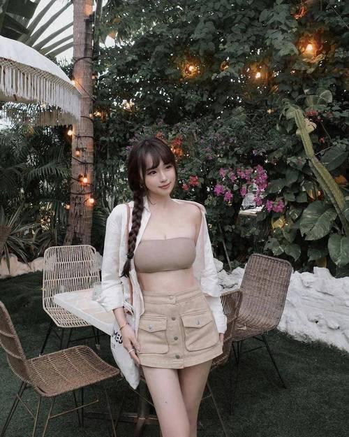 美女抠逼一区二区三区av的相关介绍