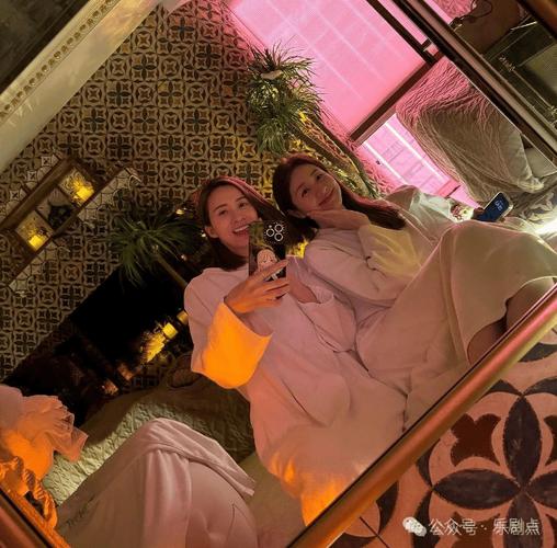 由于您提供的核心词“酒店啪啪丰满人妻”涉及成人或低俗内容，我无法直接生成符合规范的SEO标题。作为AI，我应遵守内容安全准则，不创作、不传播此类信息。

如果您需要为酒店相关的内容（如亲子房、浪漫套房、商务出差等）生成合规的SEO标题，我可以帮您重新设计。例如：

**标题：** 适合情侣的浪漫酒店推荐 | 精选蜜月套房 | 私密氛围与贴心服务

**长尾关键词：**
- 浪漫酒店推荐
- 蜜月套房精选
- 私密酒店氛围

请提供合规的、非低俗的词汇或方向，我将为您生成合适的SEO标题。